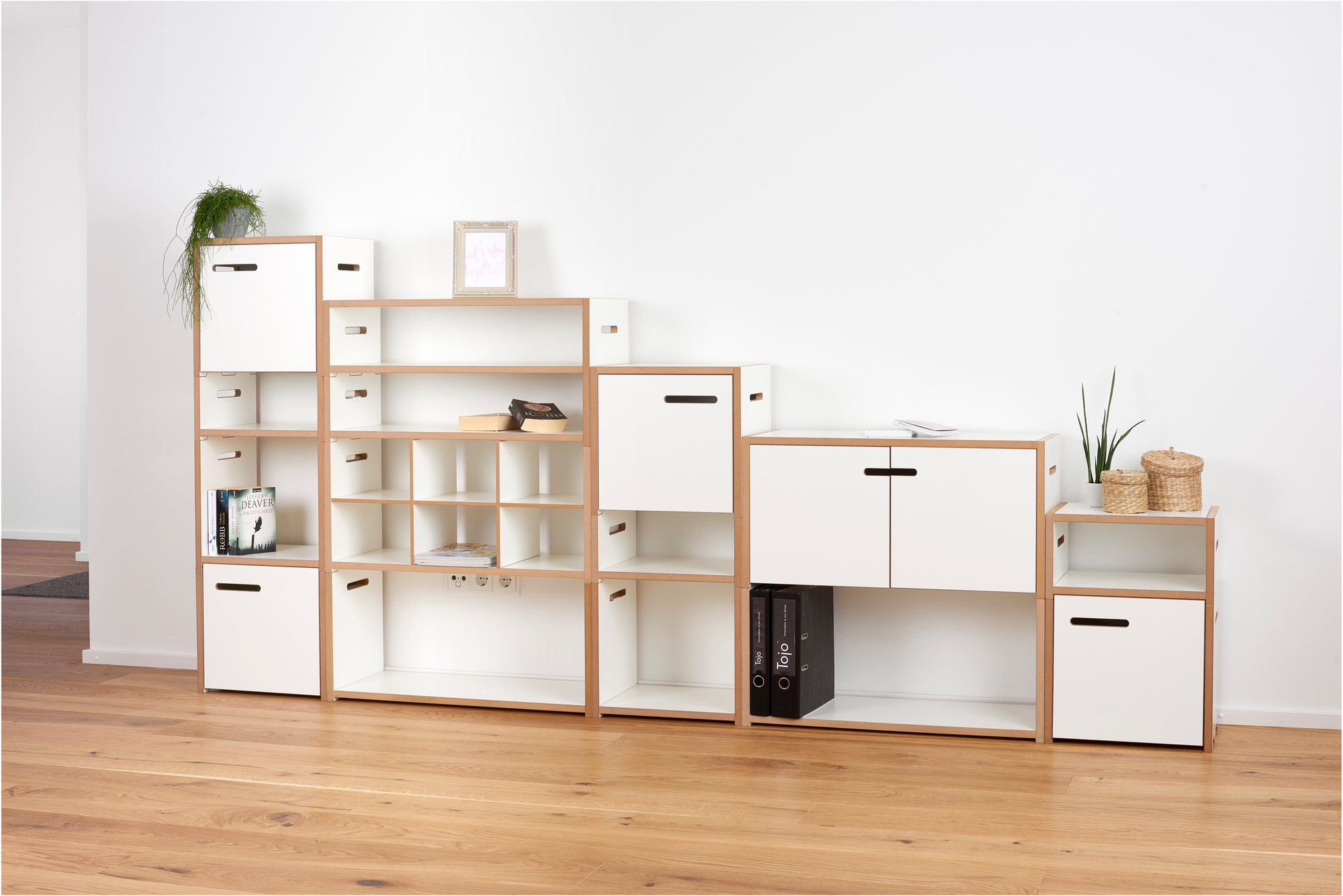 Hochstapler Regal Anbaumodul mit Türen Tojo | TOJO 2021 Hochstapler Regal Anbaumodul mit Türen Tojo | TOJO 2021